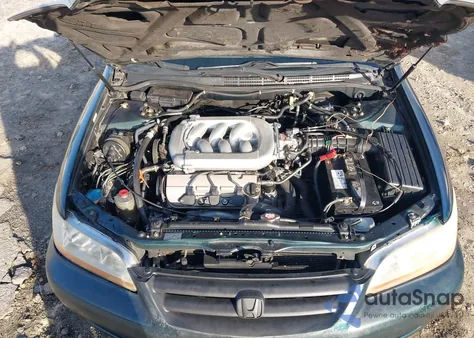 2001 Honda Accord 3.0 Ex z USA, uszkodzony, nr VIN 1HGCG16551A038435